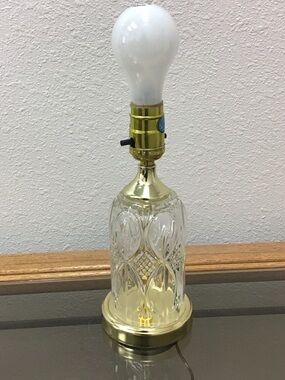 Vintage Cut Glass Accent Lamp (9”)